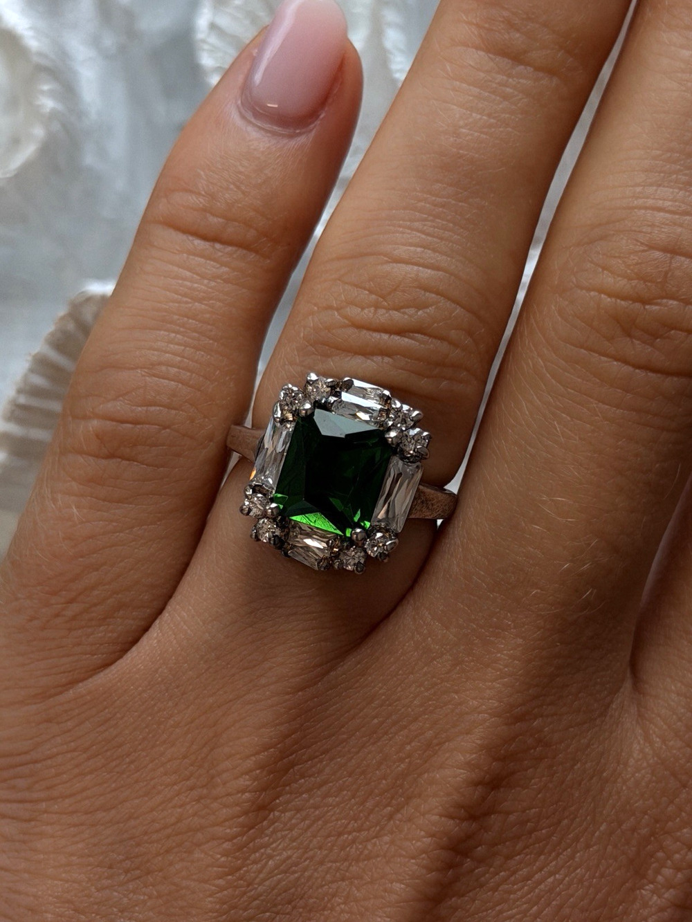 Shiny 925 Sterling Silver Emerald & Beryl Ring Size 6